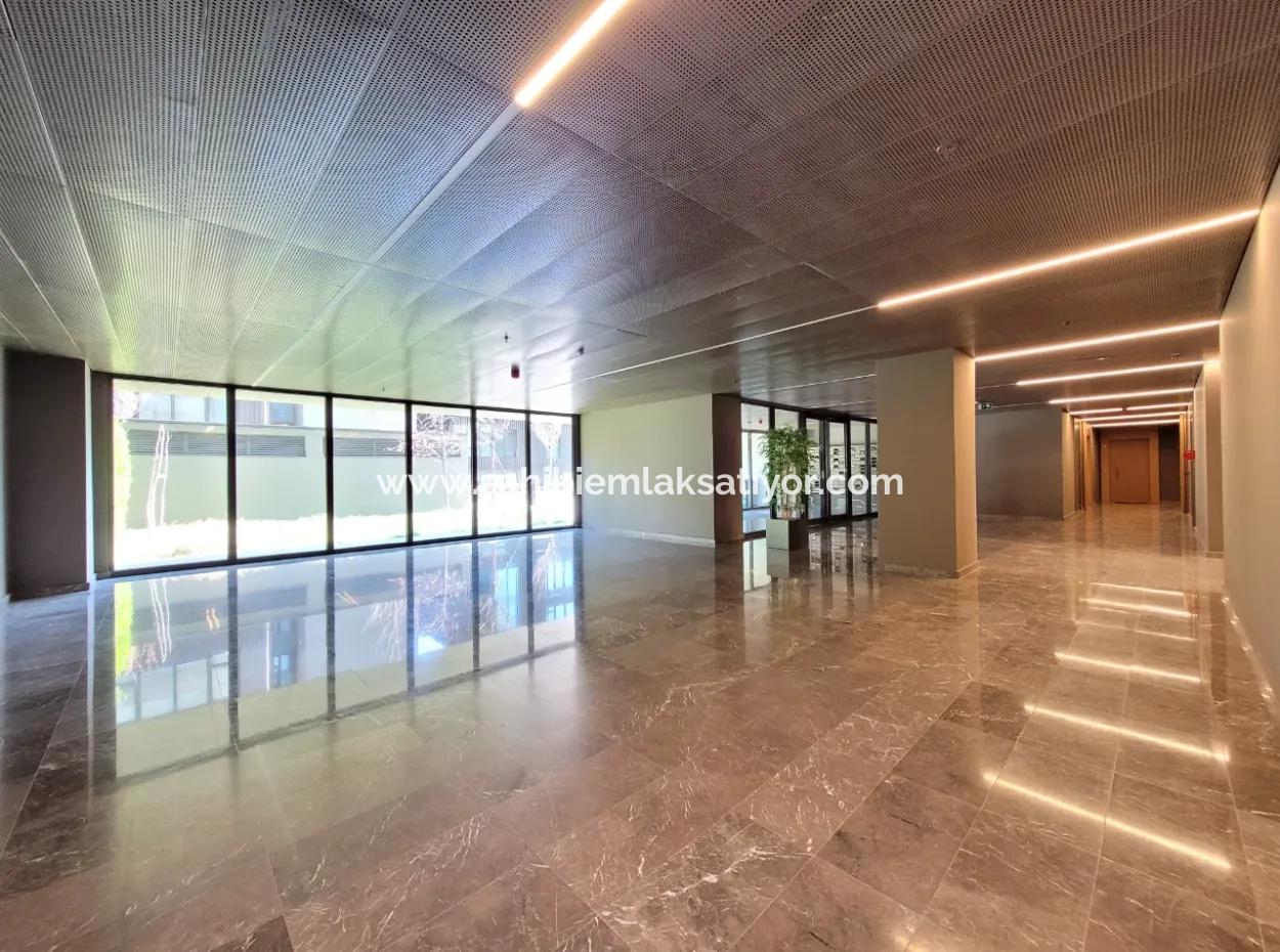 Kiracısız İncek Loft Satılık  2+1 Bahçe Dubleks Şehir Manzaralı Daire