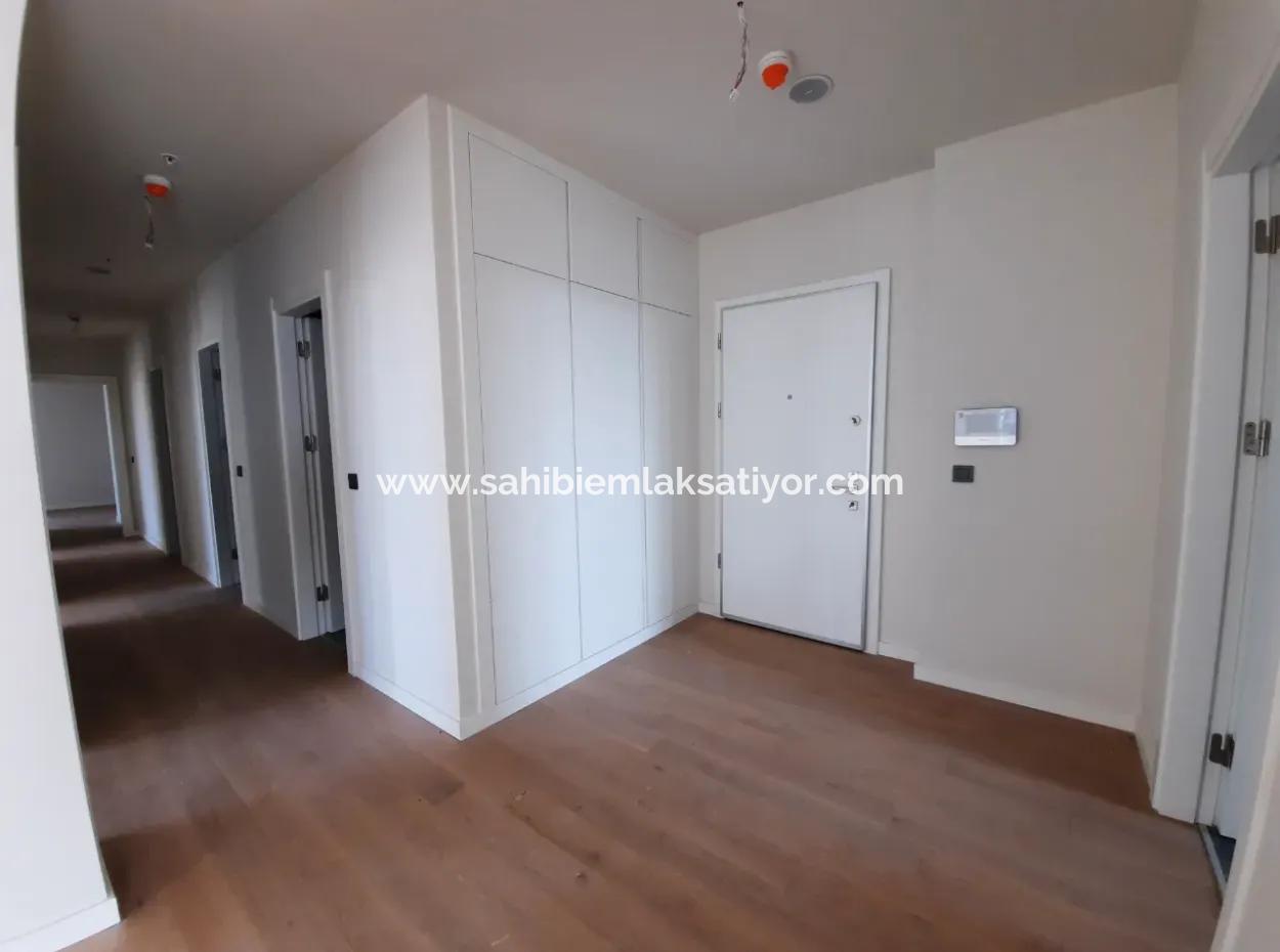 Vatandaşlığa Uygun Beytepe İncek Bulvar Loft Satılık 4+1 17.Kat Park Manzaralı Güney Cephe  Daire