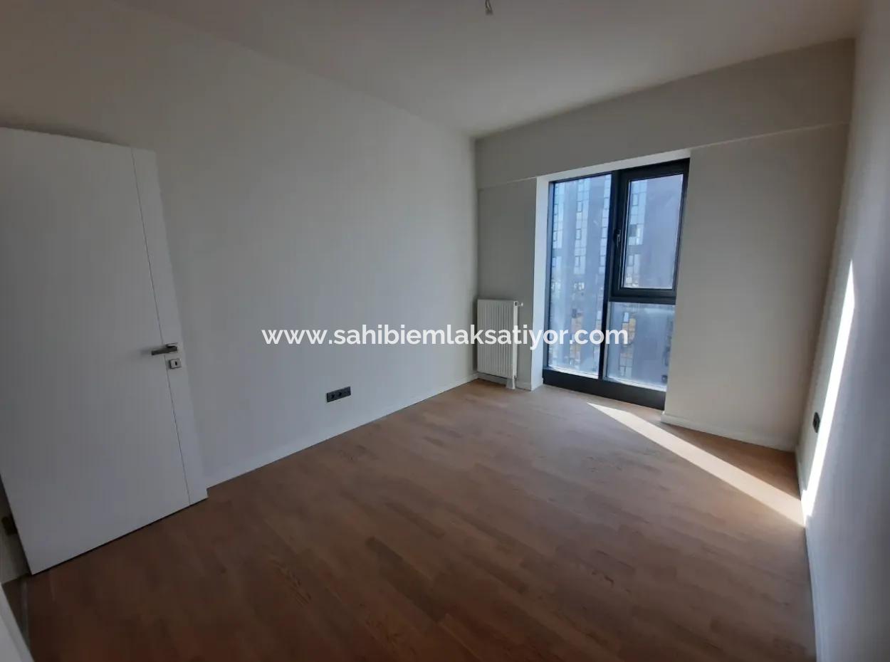 Vatandaşlığa Uygun Beytepe İncek Bulvar Loft Satılık 4+1 17.Kat Park Manzaralı Güney Cephe  Daire