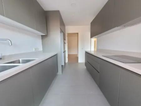 Boş Krediye Uygun İncek Loft Satılık 2,5+1 Peyzaj Manzaralı 1.Kat Daire