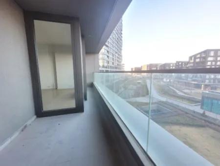 Boş Krediye Uygun İncek Loft Satılık 2,5+1 Peyzaj Manzaralı 1.Kat Daire