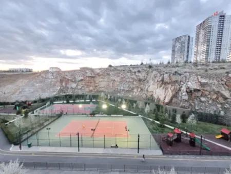 Boş Krediye Uygun İncek Loft Satılık 2,5+1 Peyzaj Manzaralı 1.Kat Daire