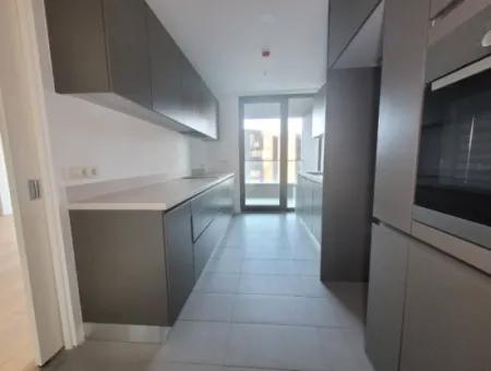 Boş Krediye Uygun İncek Loft Satılık 2,5+1 Peyzaj Manzaralı Kiracısız 2.Kat Daire