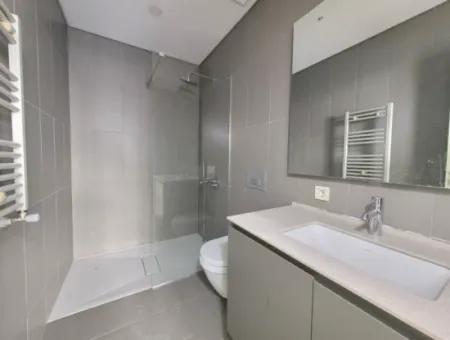 Boş İncek Loft Satılık 3+1 Bahçe Dubleksi Şehir Manzaralı Daire