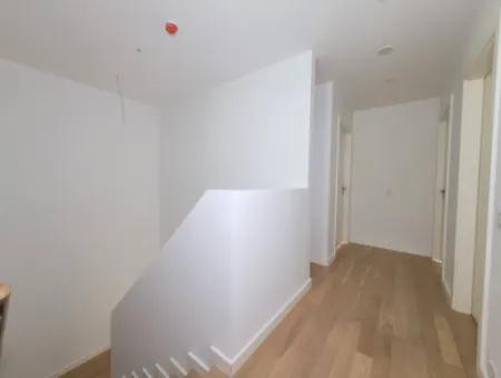 Boş Krediye Uygun İncek Loft Satılık 3+1 Bahçe Dubleksi Şehir Manzaralı Daire