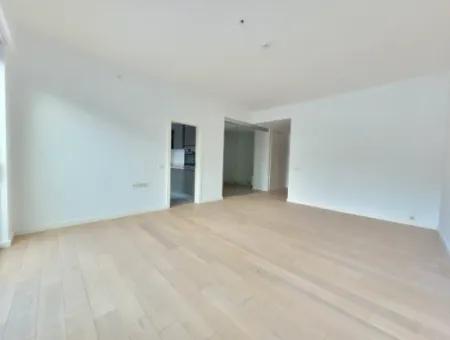 Boş İncek Loft Satılık 3+1 Bahçe Dubleksi Şehir Manzaralı Daire