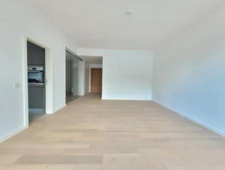 Boş İncek Loft Satılık 3+1 Bahçe Dubleksi Şehir Manzaralı Daire