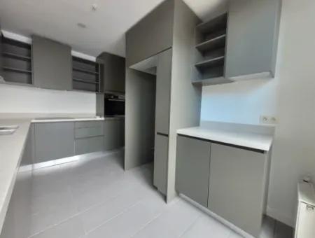 Boş İncek Loft Satılık 3+1 Bahçe Dubleksi Şehir Manzaralı Daire