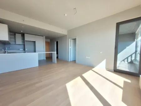 Boş İncek Loft Kiralık  1+1 Göl Manzaralı 11.Kat Daire