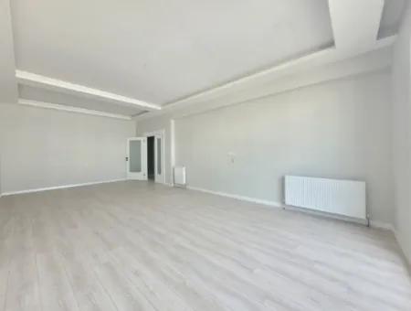 Vatandaşlığa Uygun Ankara Gölbaşı Bahçelievler Mah. 200 M ² Park Manzaralı Arakat Lüks Satılık Daire