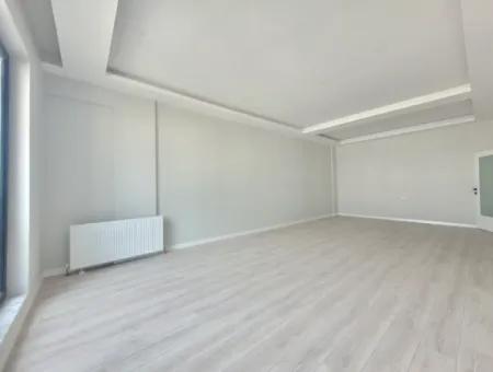 Vatandaşlığa Uygun Ankara Gölbaşı Bahçelievler Mah. 200 M ² Park Manzaralı Arakat Lüks Satılık Daire