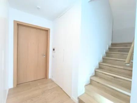Boş Krediye Uygun Göl Manzaralı İncek Loft Satılık  3+1 Dubleks Peyzaj Manzaralı 2.Kat Daire