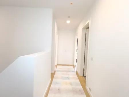 Boş Krediye Uygun Göl Manzaralı İncek Loft Satılık  3+1 Dubleks Peyzaj Manzaralı 2.Kat Daire