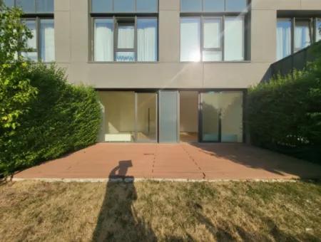 Krediye Uygun Boş İncek Loft Satılık 2,5+1 Peyzaj Manzaralı Bahçe Katı Daire 2 Bahçeli