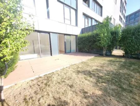 Krediye Uygun Boş İncek Loft Satılık 2,5+1 Peyzaj Manzaralı Bahçe Katı Daire 2 Bahçeli