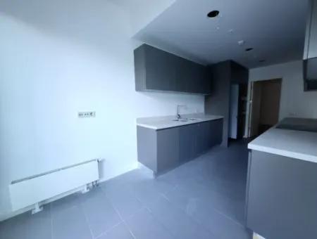 Krediye Uygun Boş İncek Loft Satılık 2,5+1 Peyzaj Manzaralı Bahçe Katı Daire 2 Bahçeli