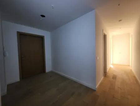 Krediye Uygun Boş İncek Loft Satılık 2,5+1 Peyzaj Manzaralı Bahçe Katı Daire 2 Bahçeli