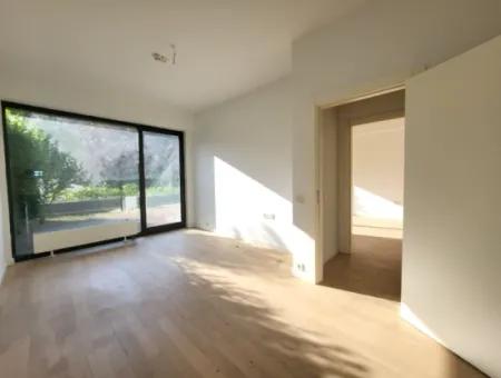 Krediye Uygun Boş İncek Loft Satılık 2,5+1 Peyzaj Manzaralı Bahçe Katı Daire 2 Bahçeli