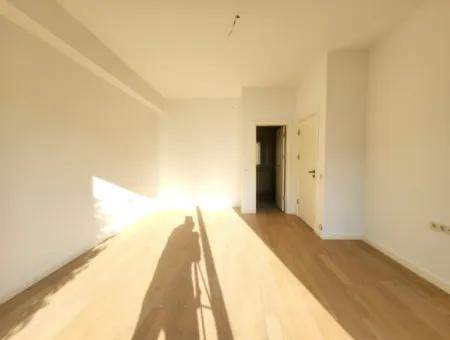 Krediye Uygun Boş İncek Loft Satılık 2,5+1 Peyzaj Manzaralı Bahçe Katı Daire 2 Bahçeli