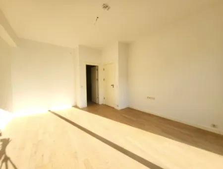 Krediye Uygun Boş İncek Loft Satılık 2,5+1 Peyzaj Manzaralı Bahçe Katı Daire 2 Bahçeli