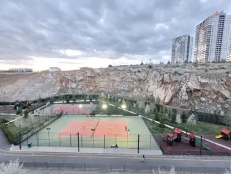 Krediye Uygun Boş İncek Loft Satılık 2,5+1 Peyzaj Manzaralı Bahçe Katı Daire 2 Bahçeli