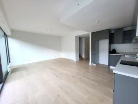 Kiracısız İncek Loft Satılık  2+1 Bahçe Dubleks Şehir Manzaralı Daire