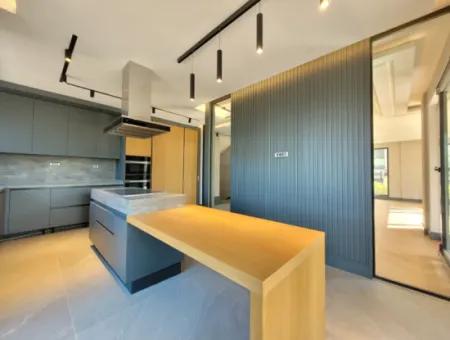 İncek 800 M²  Arsa Da Lüks Dubleks Villa 4+2  İncek Mahallesi Gölbaşı Ankara Türkiye