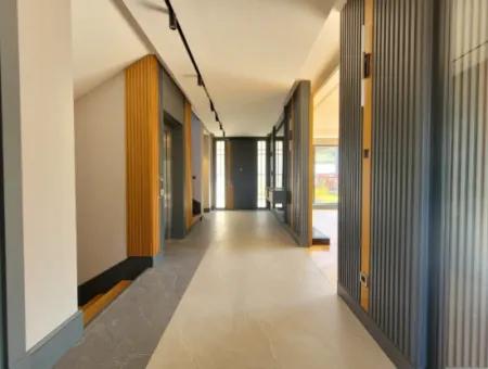 İncek 800 M²  Arsa Da Lüks Dubleks Villa 4+2  İncek Mahallesi Gölbaşı Ankara Türkiye