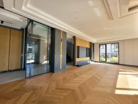 İncek 800 M²  Arsa Da Lüks Dubleks Villa 4+2  İncek Mahallesi Gölbaşı Ankara Türkiye