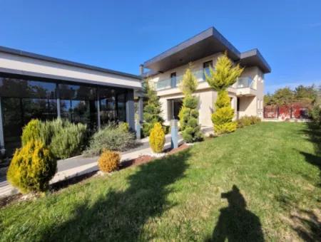 İncek 730 M² Arsa Da Lüks Dubleks Satılık Villa 4+2  İncek Mahallesi Gölbaşı Ankara Türkiye