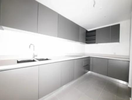 İncek Loft Satılık  4+1  Peyzaj Manzaralı  180 M² 2.Kat Daire