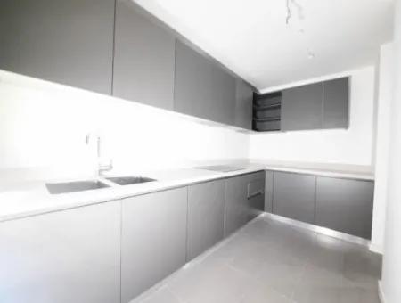 İncek Loft Satılık  4+1  Peyzaj Manzaralı  180 M² 2.Kat Daire