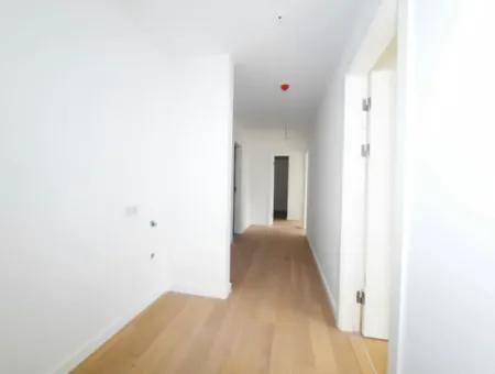 İncek Loft Satılık  4+1  Peyzaj Manzaralı  180 M² 2.Kat Daire