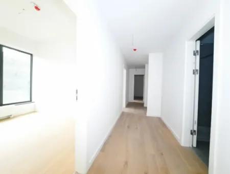 İncek Loft Satılık  4+1  Peyzaj Manzaralı  180 M² 2.Kat Daire
