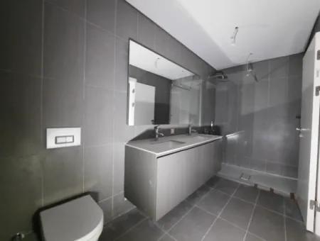 İncek Loft Satılık  4+1  Peyzaj Manzaralı  180 M² 2.Kat Daire