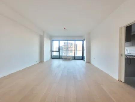 İncek Loft Satılık 2,5+1 Peyzaj Manzaralı 3.Kat Daire
