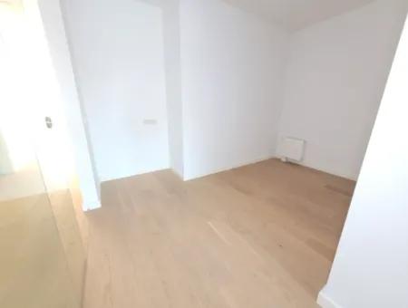 İncek Loft Satılık 2,5+1 Peyzaj Manzaralı 3.Kat Daire