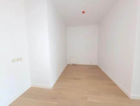 İncek Loft Satılık 2,5+1 Peyzaj Manzaralı 3.Kat Daire