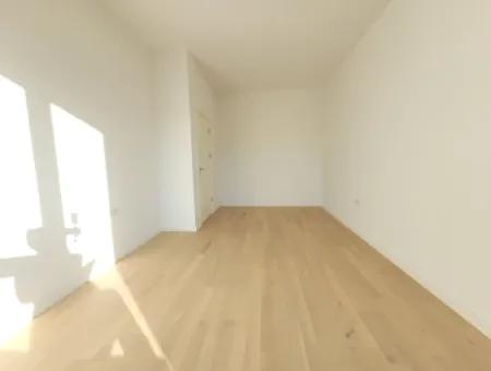 İncek Loft Satılık 2,5+1 Peyzaj Manzaralı 3.Kat Daire