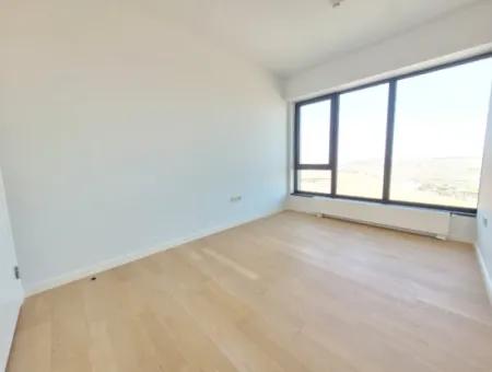 Kiracısız İncek Loft Satılık  5.5+1  Göl Manzaralı 20.Kat Daire