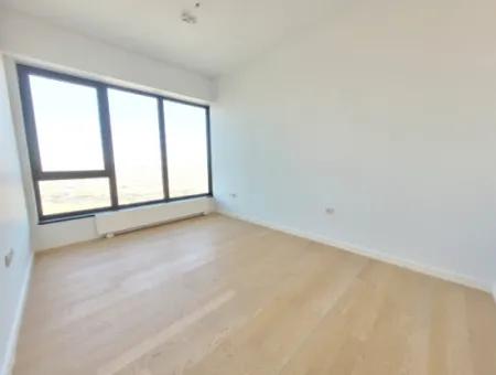 Kiracısız İncek Loft Satılık  5.5+1  Göl Manzaralı 20.Kat Daire