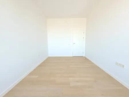 Kiracısız İncek Loft Satılık  5.5+1  Göl Manzaralı 20.Kat Daire