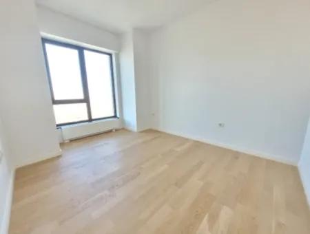Kiracısız İncek Loft Satılık  5.5+1  Göl Manzaralı 20.Kat Daire