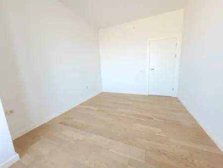 Kiracısız İncek Loft Satılık  5.5+1  Göl Manzaralı 20.Kat Daire