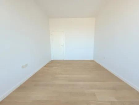 Kiracısız İncek Loft Satılık  5.5+1  Göl Manzaralı 20.Kat Daire