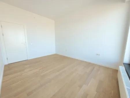 Kiracısız İncek Loft Satılık  5.5+1  Göl Manzaralı 20.Kat Daire