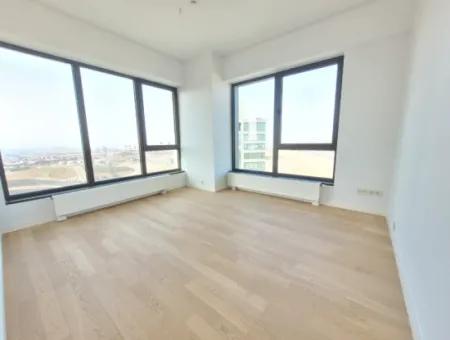 Kiracısız İncek Loft Satılık  5.5+1  Göl Manzaralı 20.Kat Daire