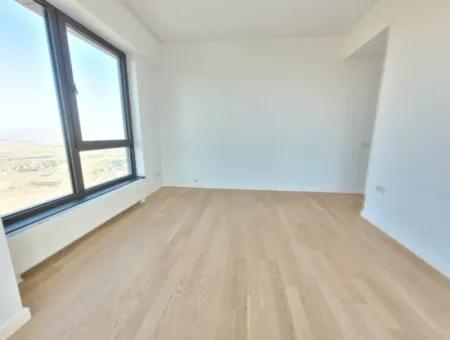Kiracısız İncek Loft Satılık  5.5+1  Göl Manzaralı 20.Kat Daire