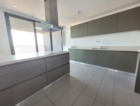 Kiracısız İncek Loft Satılık  5.5+1  Göl Manzaralı 20.Kat Daire