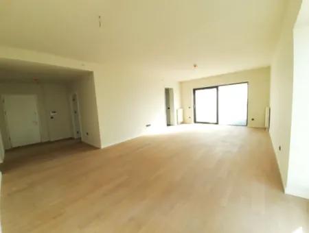 Vatandaşlığa Uygun Beytepe İncek Bulvar Loft Satılık 4+1 17.Kat Park Manzaralı Güney Cephe  Daire